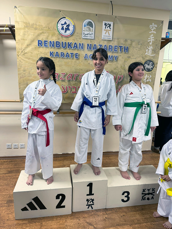 مدرسة حسني عرار للكراتيه وفنون القتال تتألق في بطولة كأس الناصرة القطرية 2025